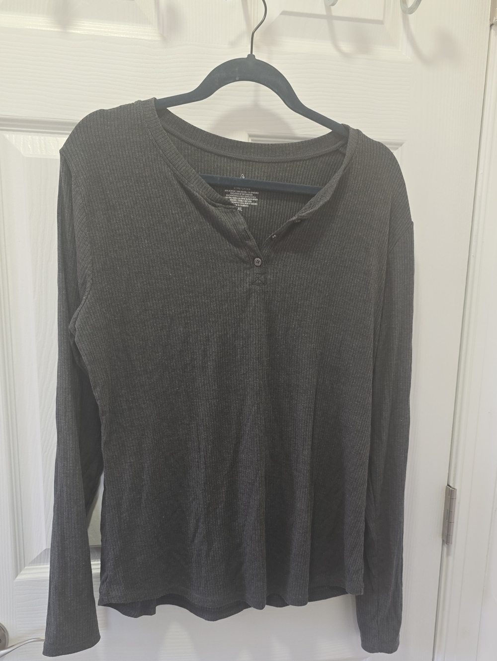 Cuddl Duds Men's Long-Sleeve Ribbed Henley - Charcoal